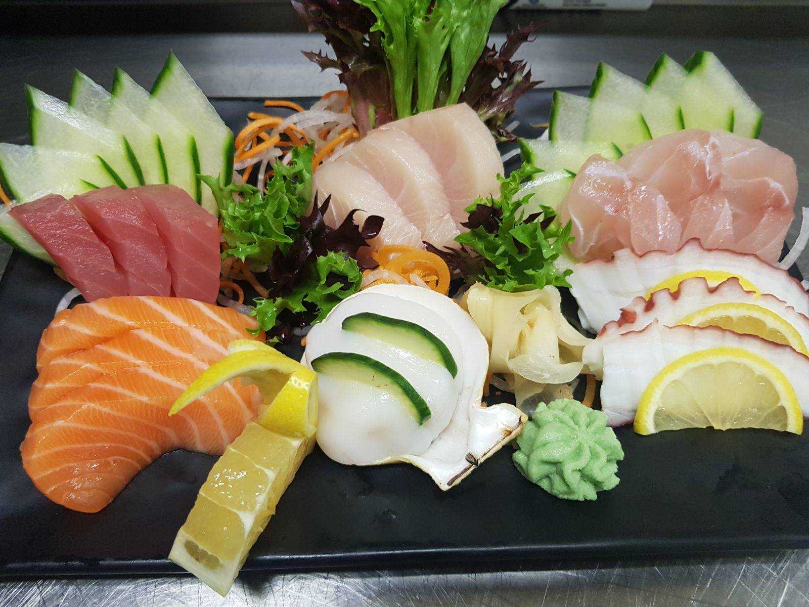 Deluxe Sashimi Platter