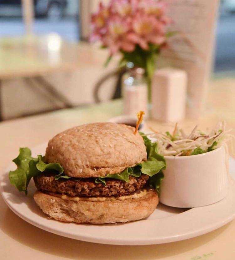 Crispy Burmese Tofu Burger