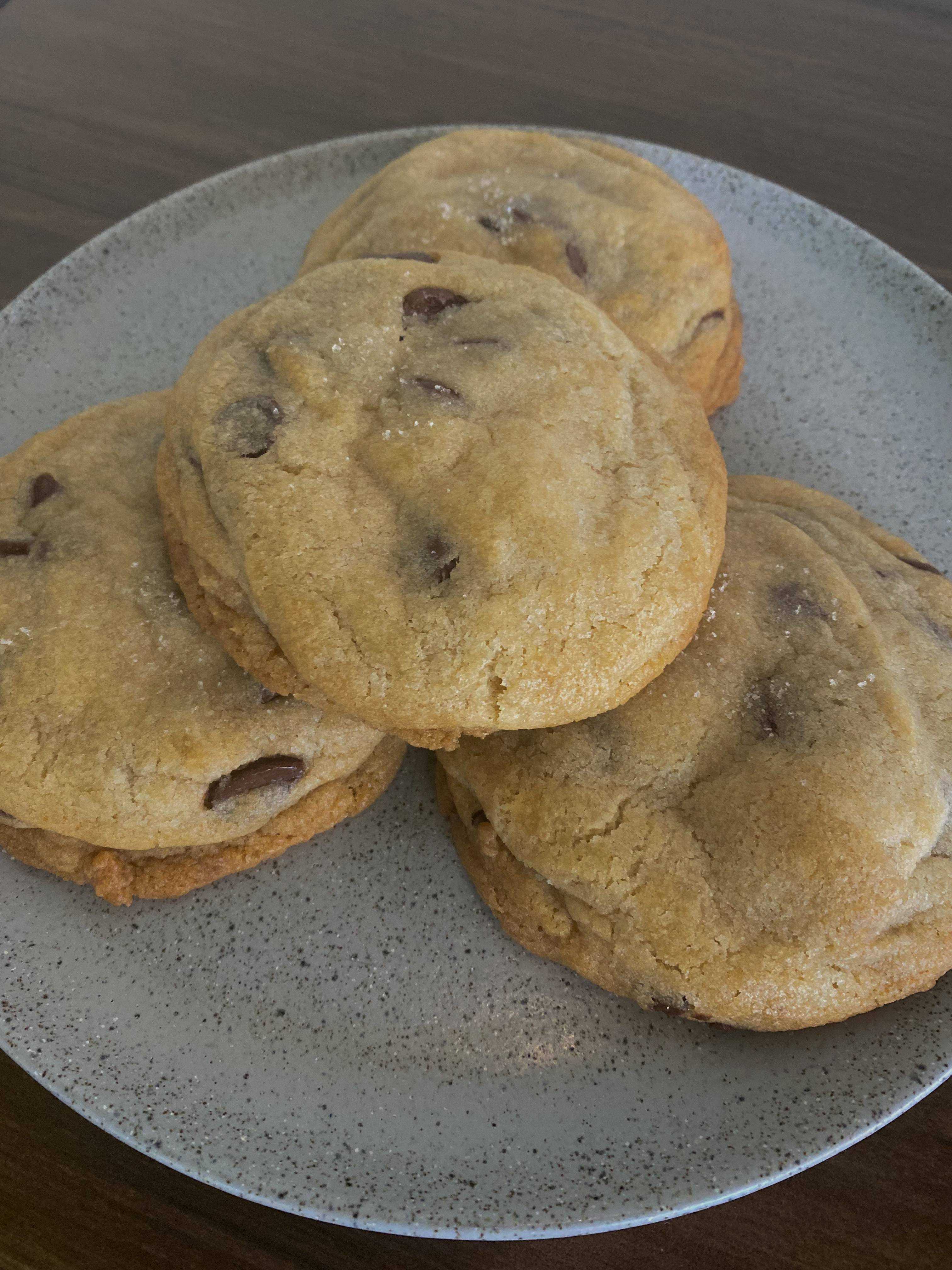JUMBO CHOCOLATE CHIP COOKIE