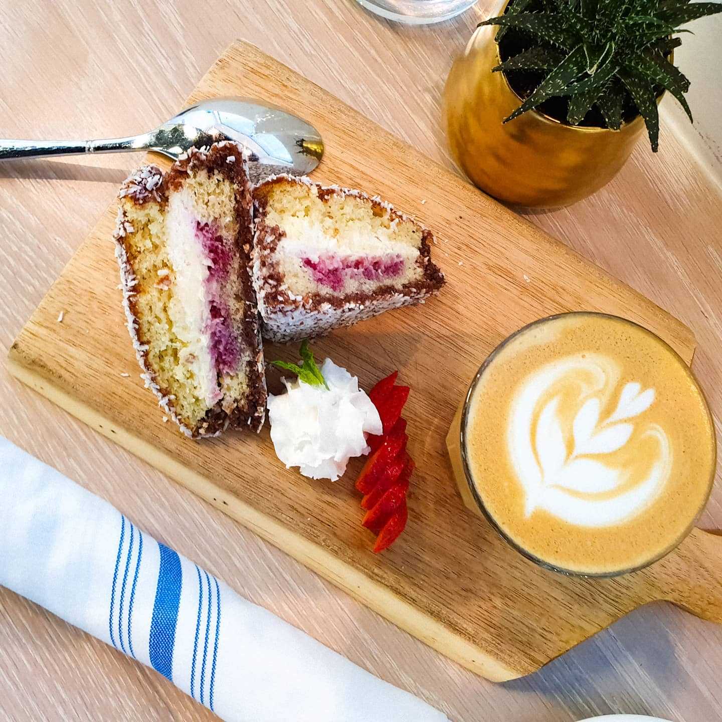 LAMINGTON