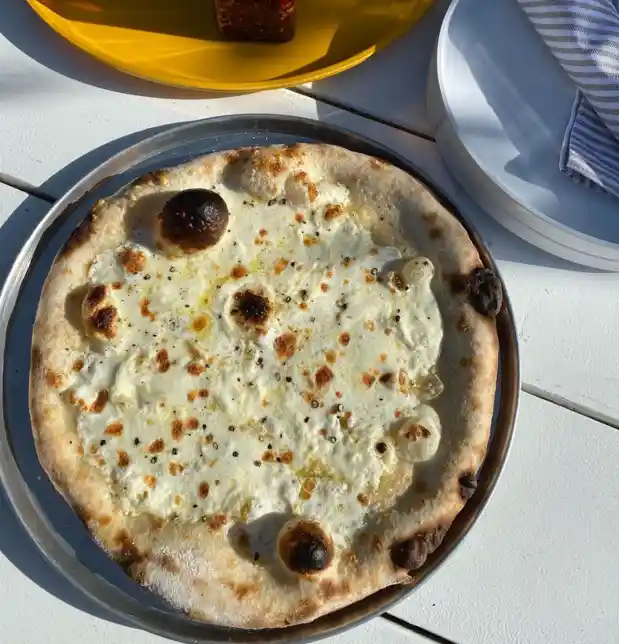 Mr. White Pizza