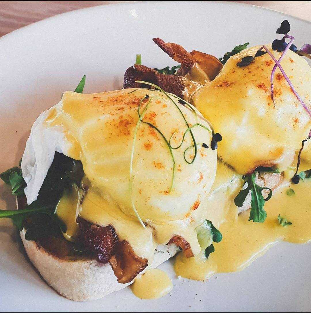 EGGS BENEDICT